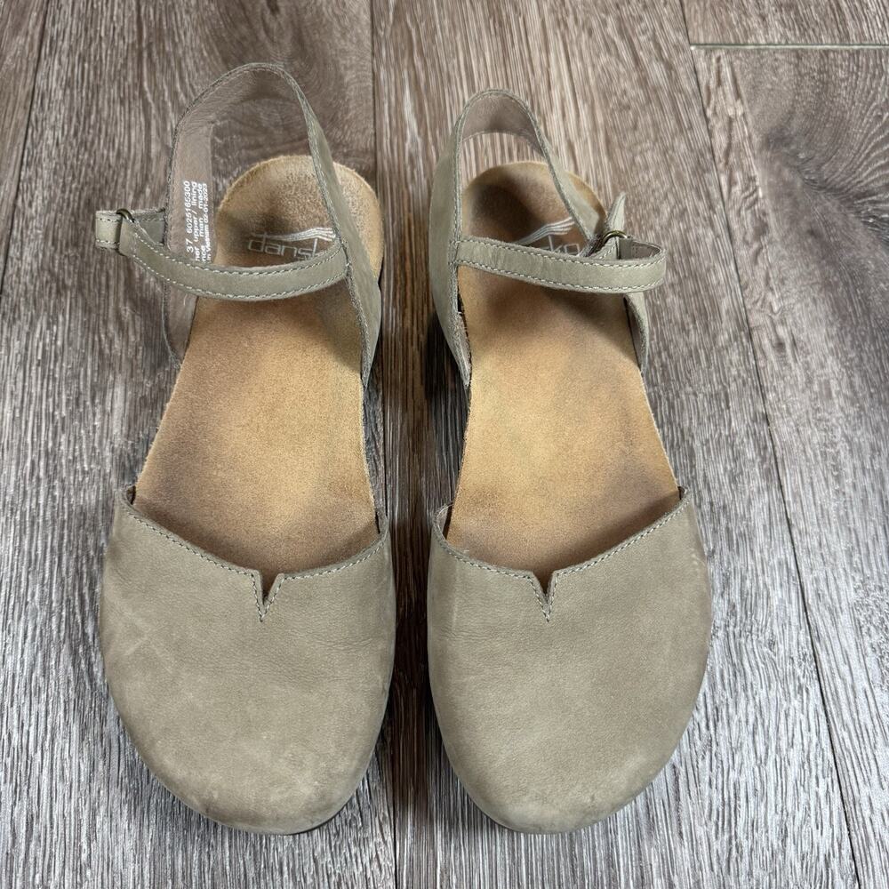 Dansko Rowan Sandals Sz 37 (6.5-7) Taupe Closed Toe Backstrap Milled Nubuck